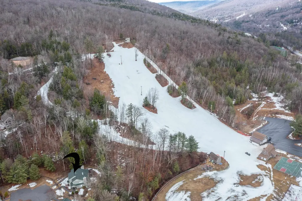 16 Hillside Circle Lincoln NH 03251