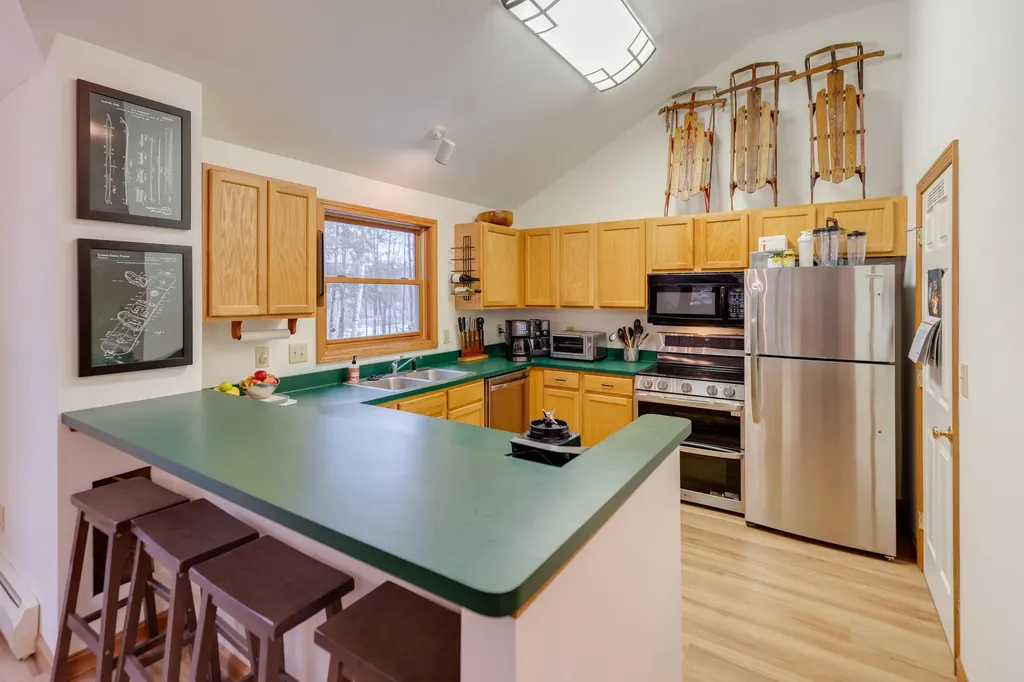 16 Hillside Circle Lincoln NH 03251