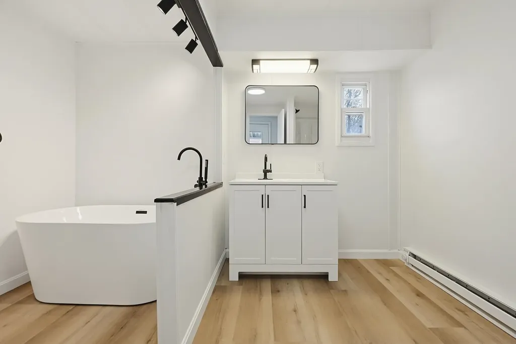5 Cottonwood Lane Merrimack NH 03054