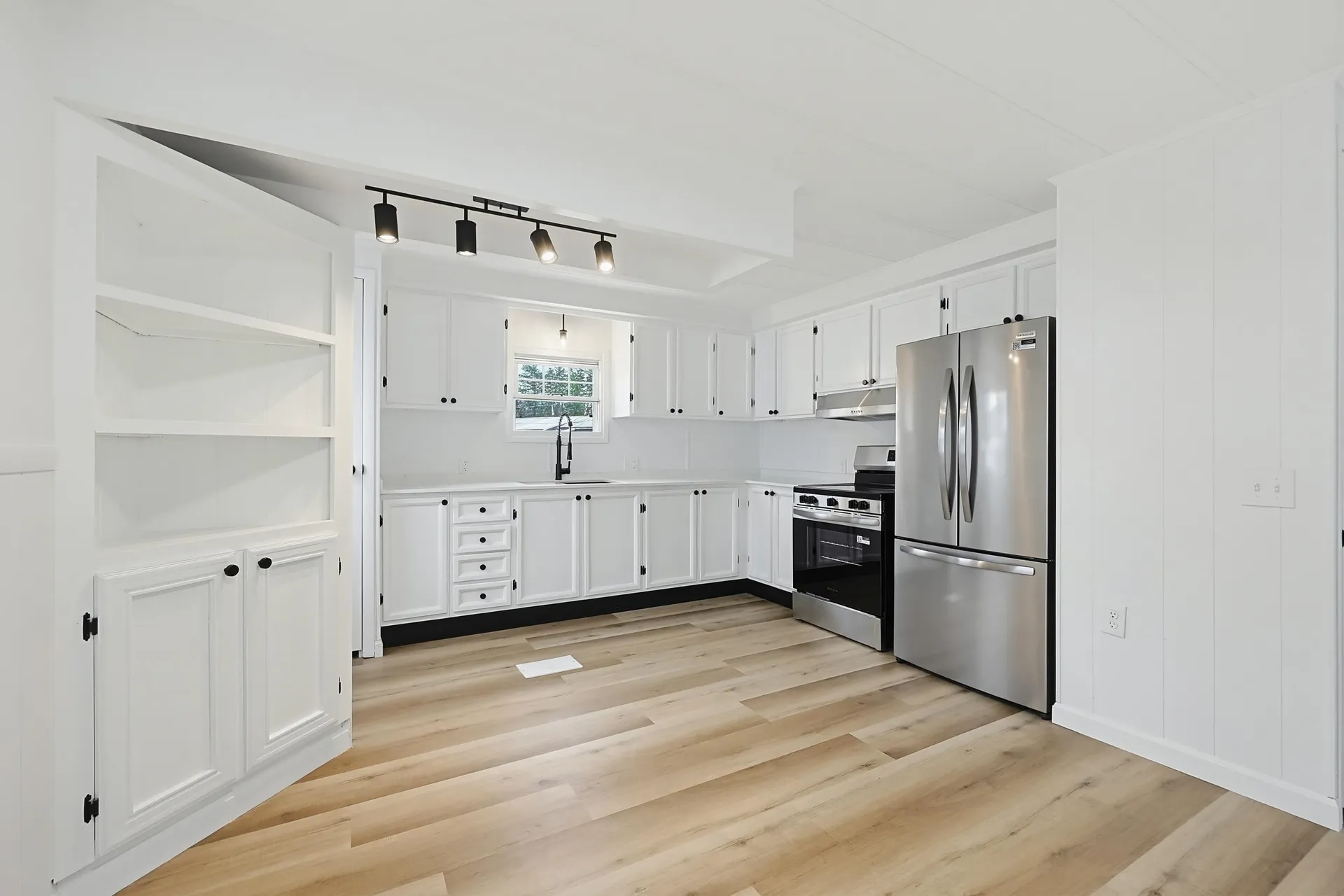 5 Cottonwood Lane Merrimack NH 03054