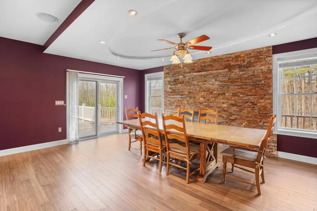 10 Woodland Drive Hudson NH 03051