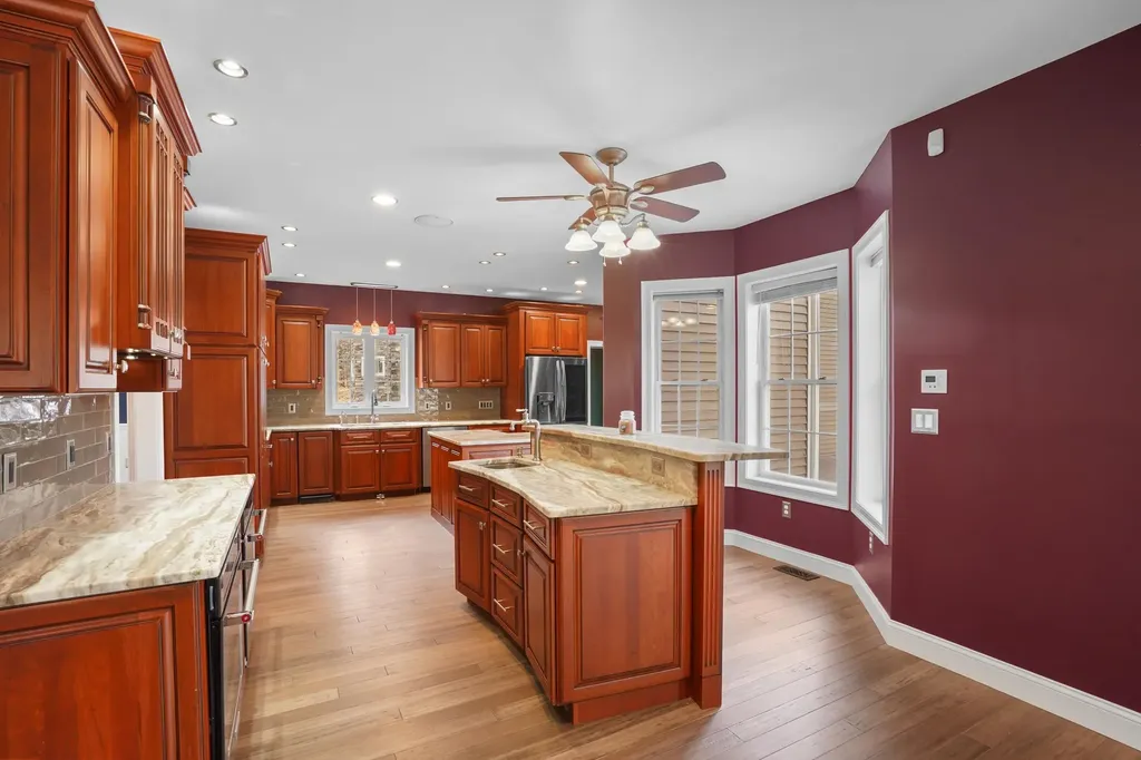 10 Woodland Drive Hudson NH 03051
