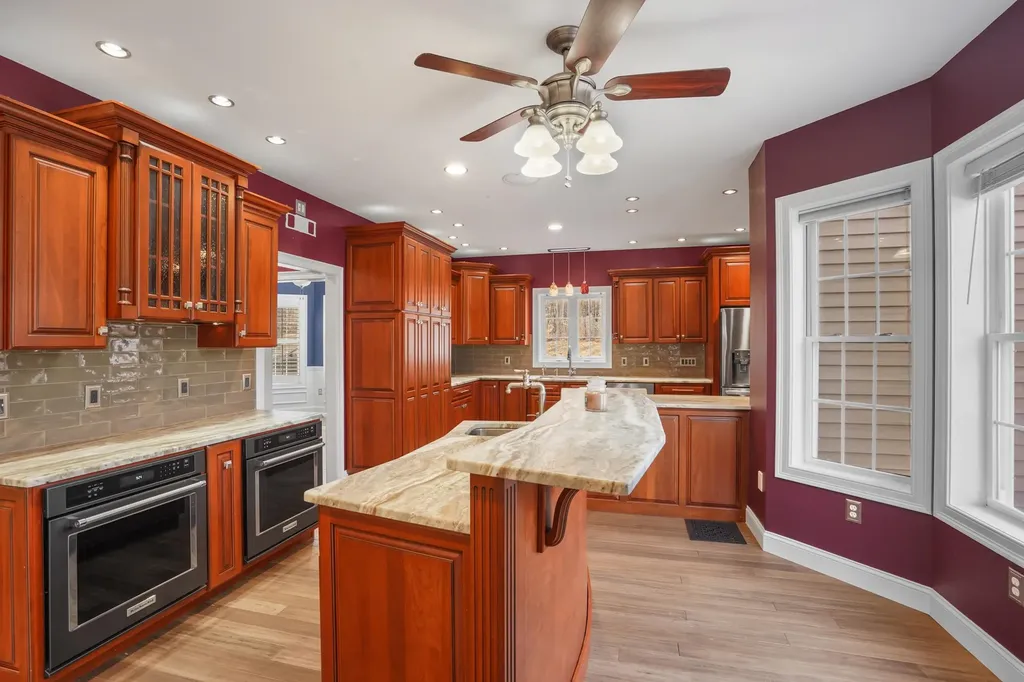 10 Woodland Drive Hudson NH 03051