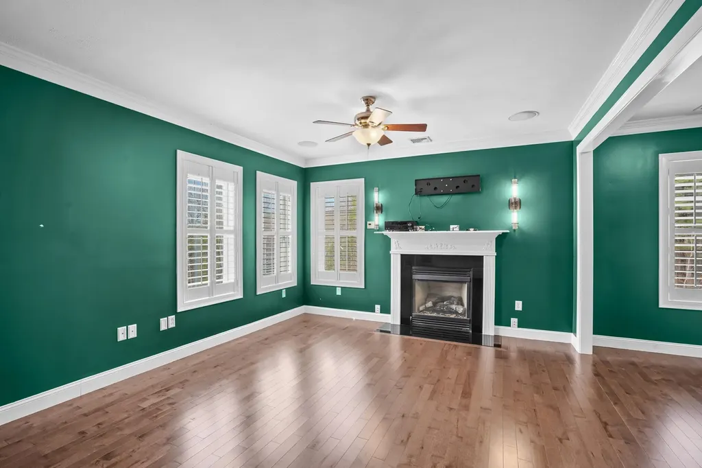 10 Woodland Drive Hudson NH 03051