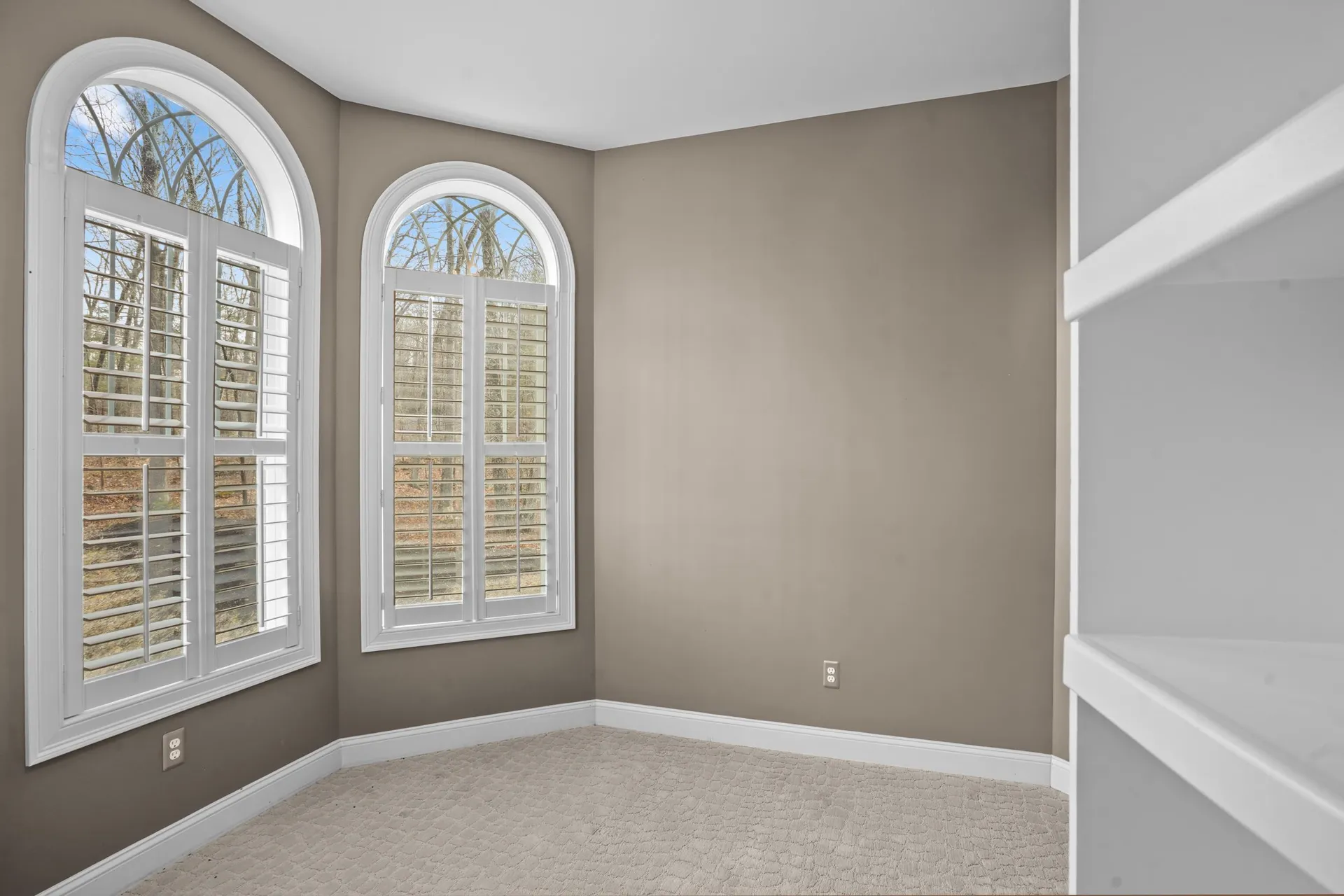 10 Woodland Drive Hudson NH 03051