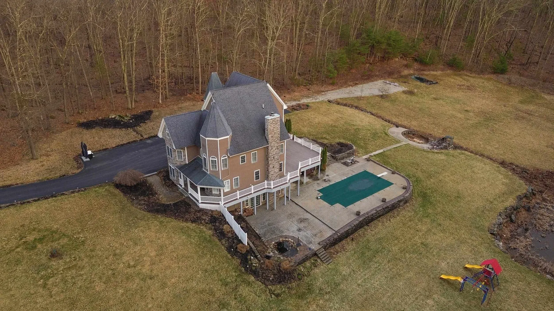 10 Woodland Drive Hudson NH 03051