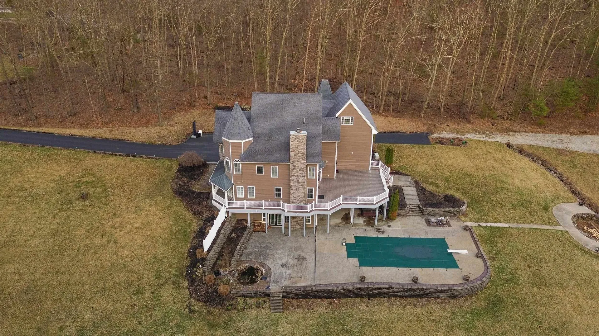 10 Woodland Drive Hudson NH 03051