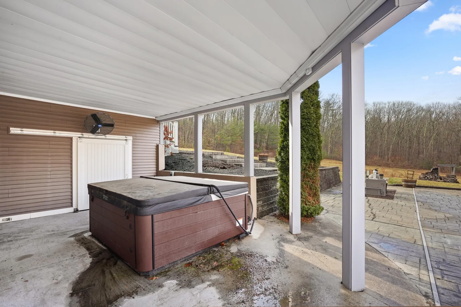 10 Woodland Drive Hudson NH 03051