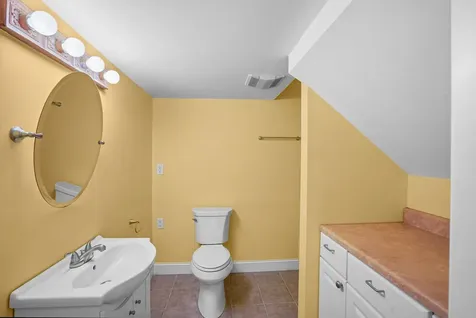 10 Woodland Drive Hudson NH 03051