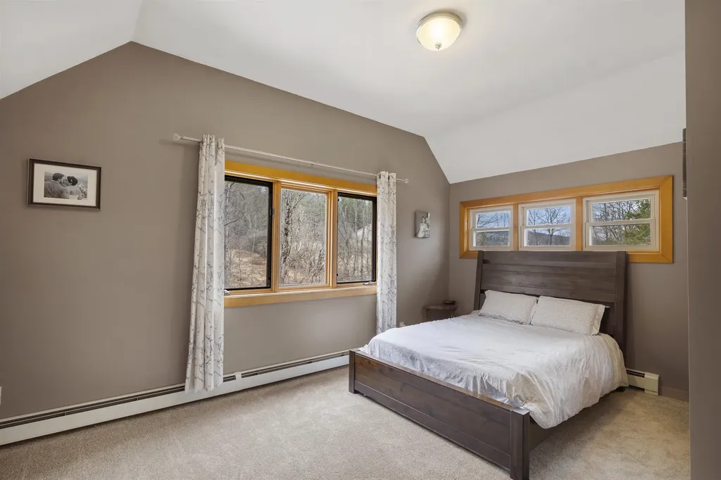371 Maplewood Common Moretown VT 05660-9199