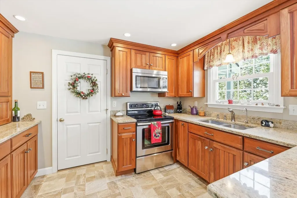 65 Currier Avenue Peterborough NH 03458