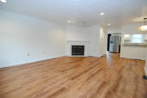 5 Cadogan Way Nashua NH 03062