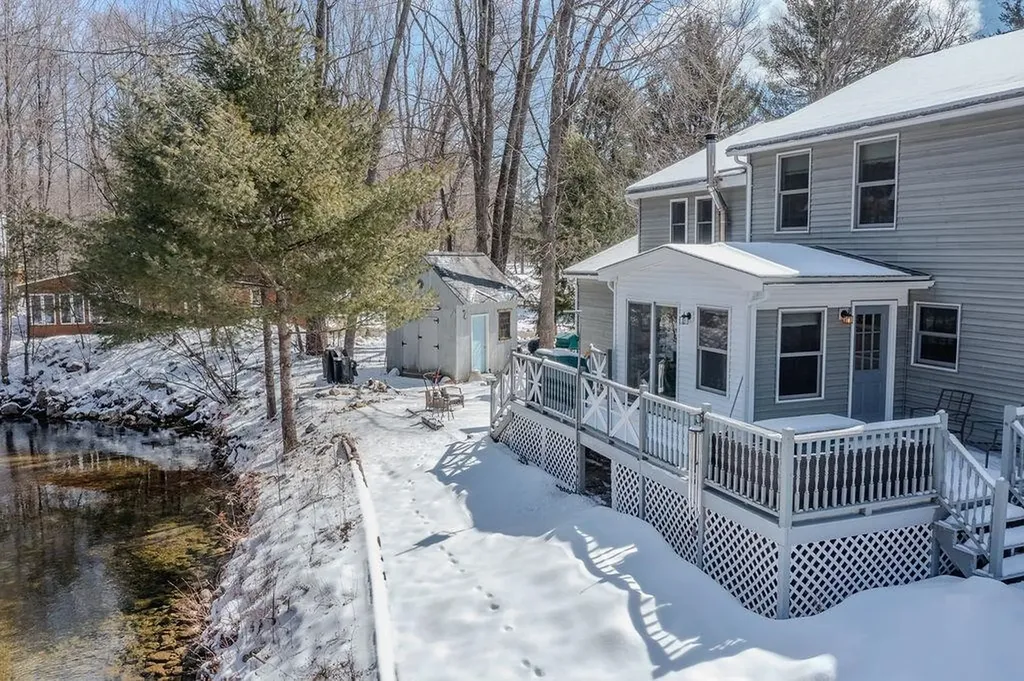 39 Captain Lovewell Lane Ossipee NH 03814