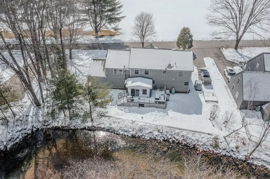39 Captain Lovewell Lane Ossipee NH 03814