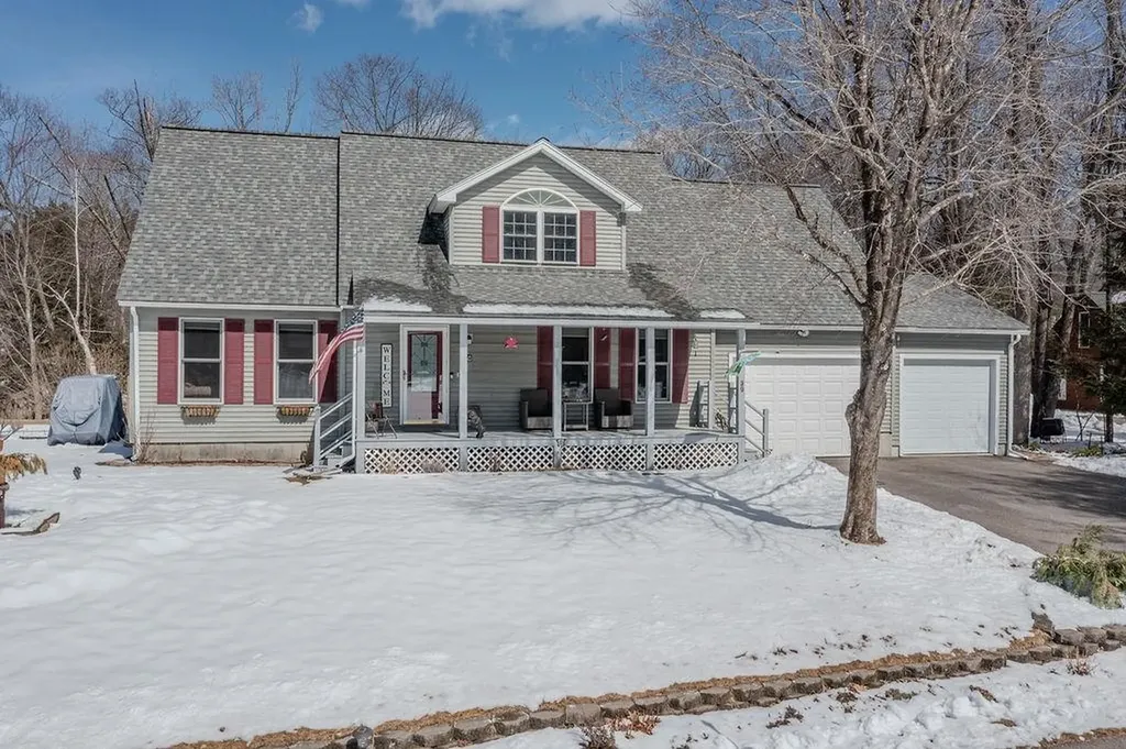 39 Captain Lovewell Lane Ossipee NH 03814