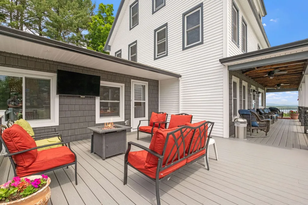 291 N Endicott Street Laconia NH 03246