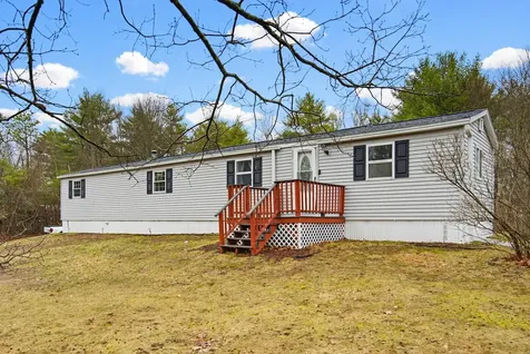 12 Acre Street Raymond NH 03077
