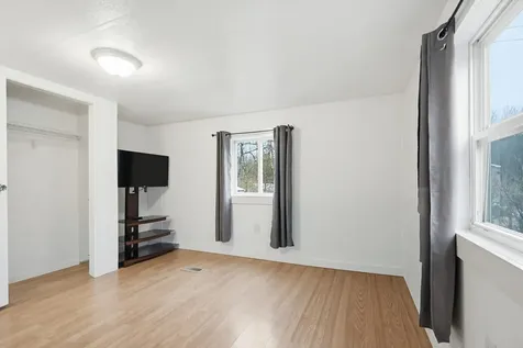 12 Acre Street Raymond NH 03077