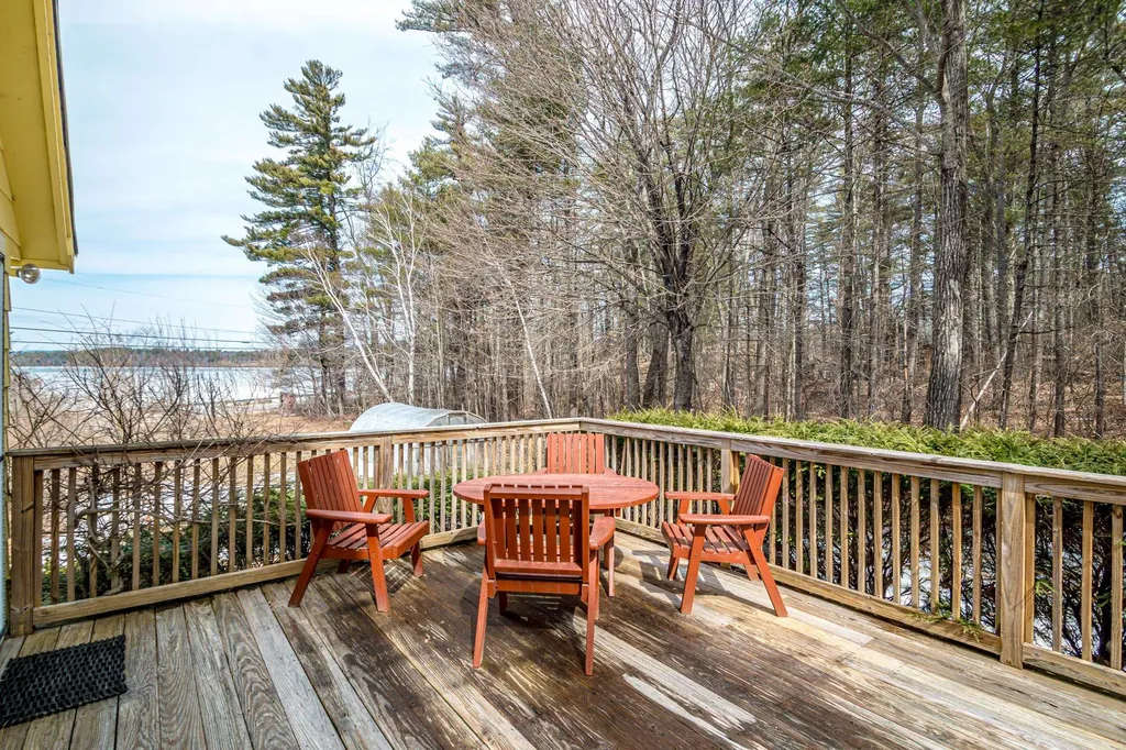 11 Emery Lane Wakefield NH 03830