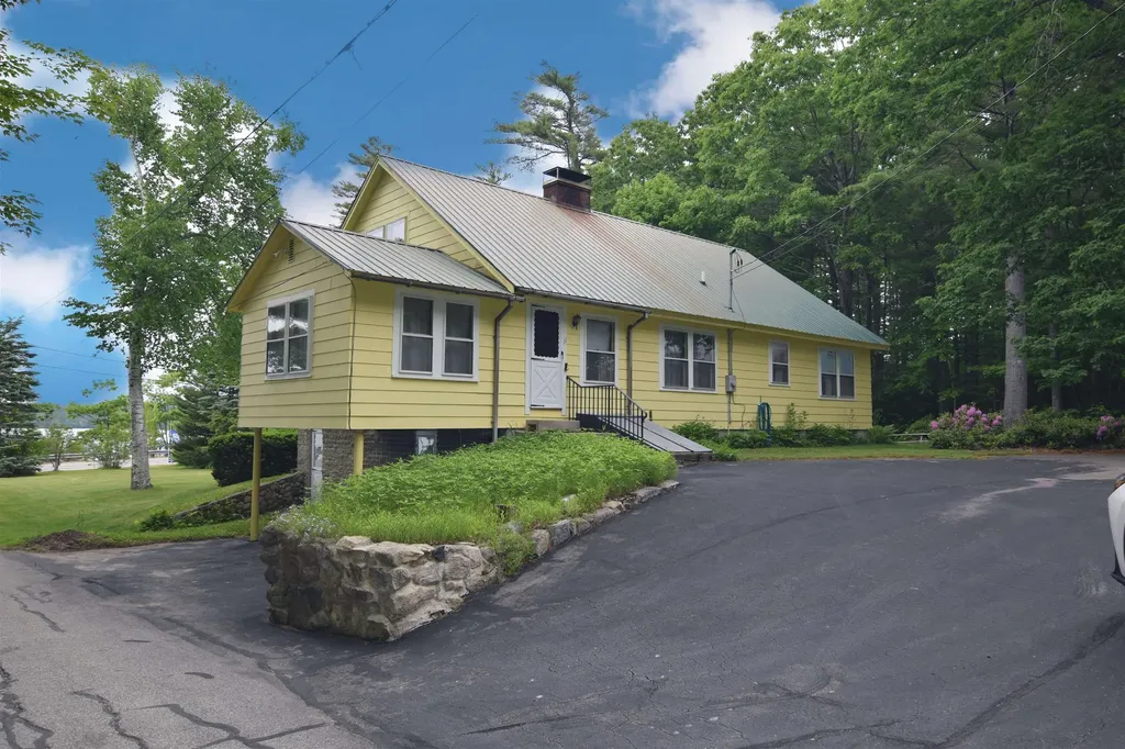 11 Emery Lane Wakefield NH 03830