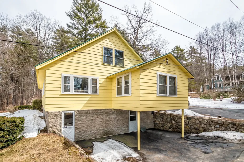 11 Emery Lane Wakefield NH 03830