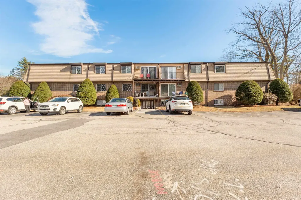 2 Silvestri Circle Derry NH 03038