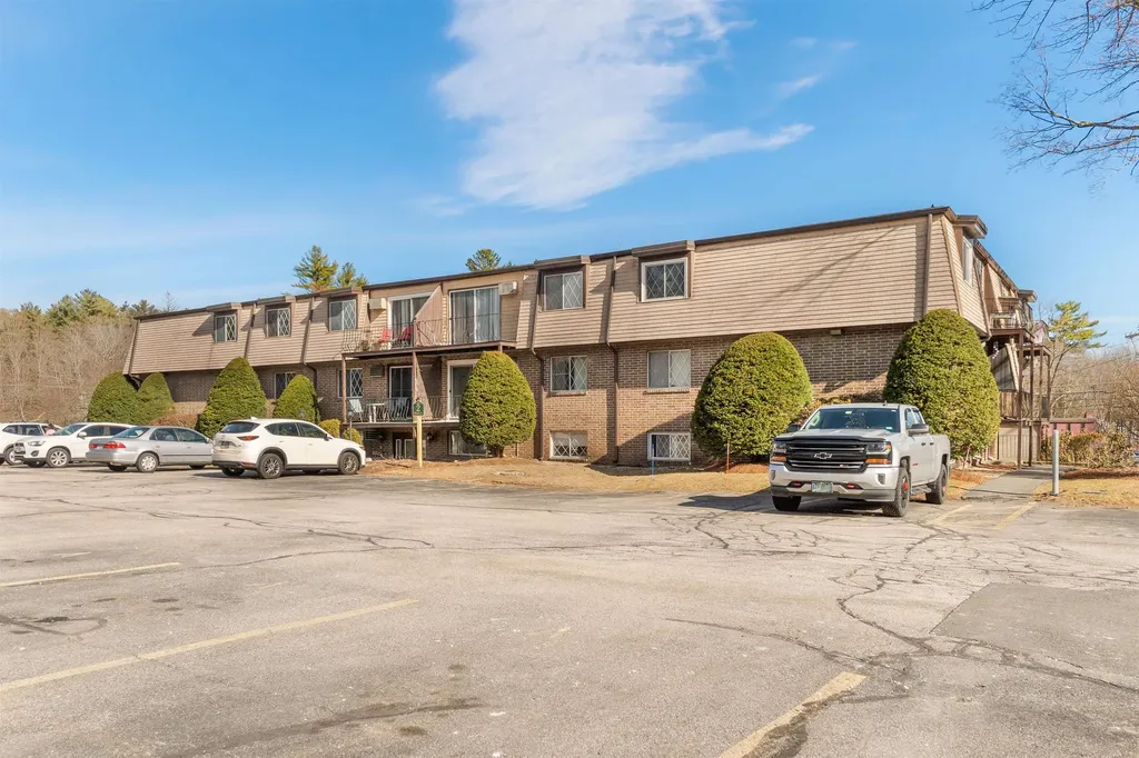 2 Silvestri Circle Derry NH 03038