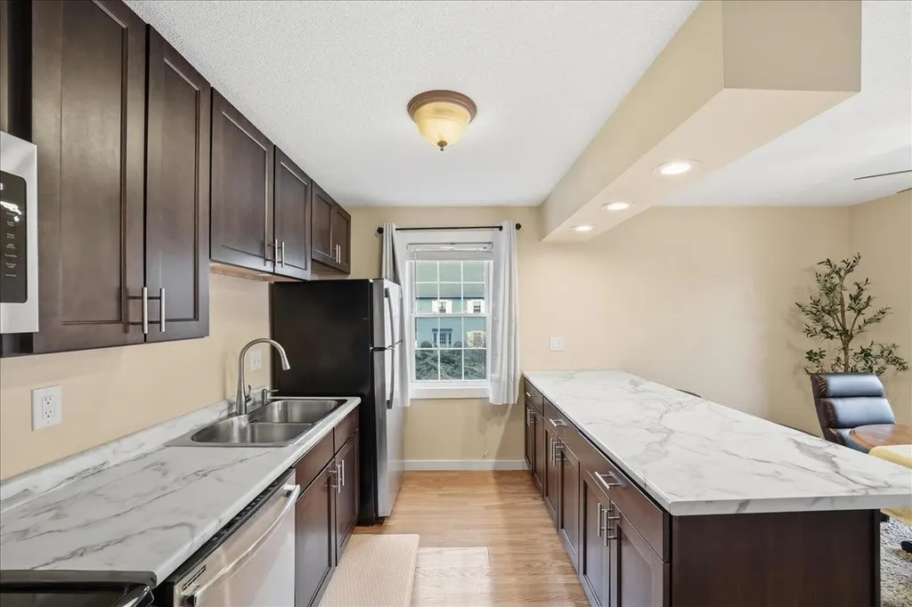 148 N Twin Oaks Terrace South Burlington VT 05403