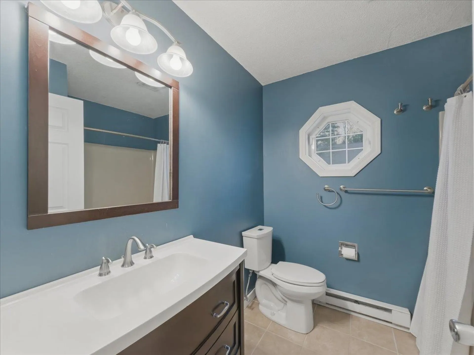 148 N Twin Oaks Terrace South Burlington VT 05403