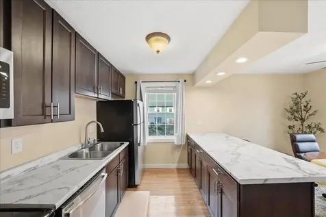 148 N Twin Oaks Terrace South Burlington VT 05403