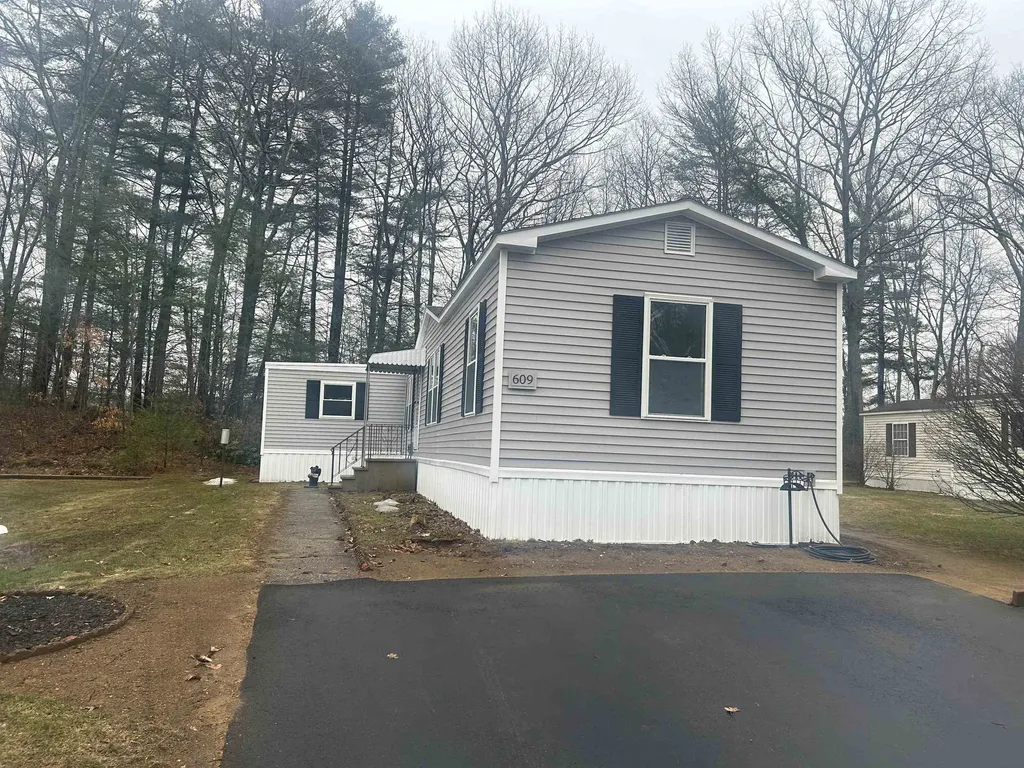 609 Sherwood Glen Somersworth NH 03878