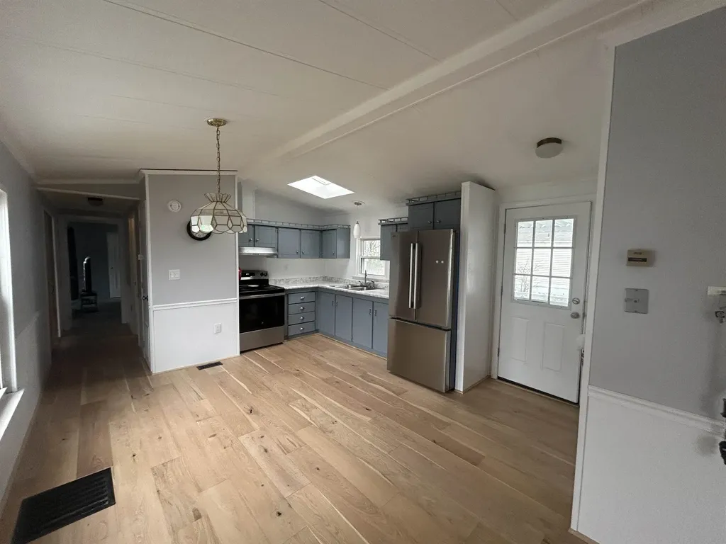 609 Sherwood Glen Somersworth NH 03878