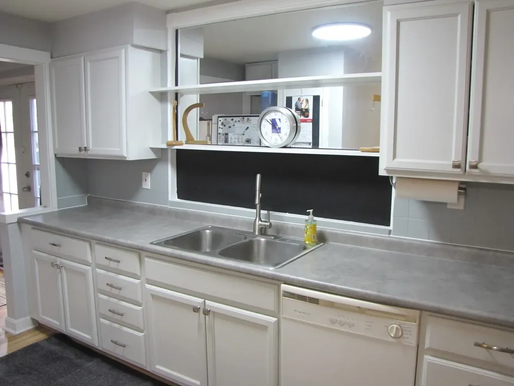 3 Mcilvin Street Manchester NH 03103