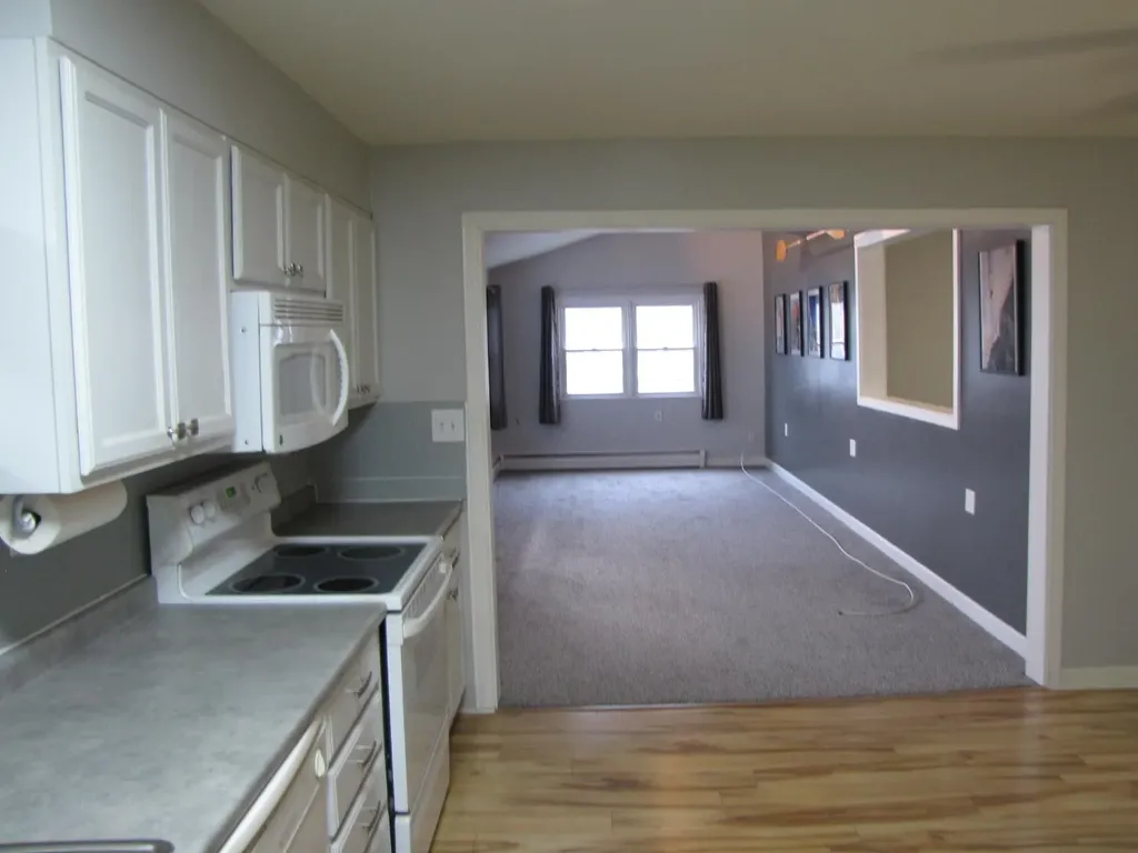 3 Mcilvin Street Manchester NH 03103