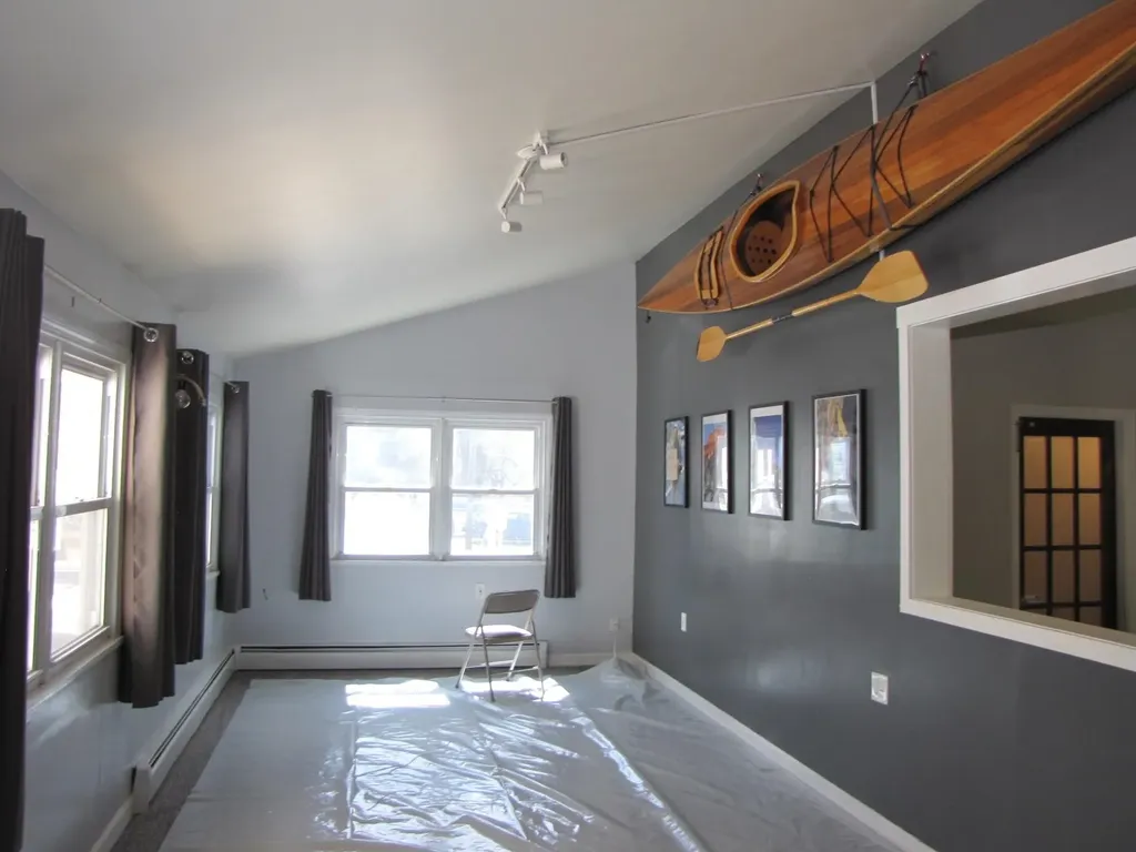 3 Mcilvin Street Manchester NH 03103