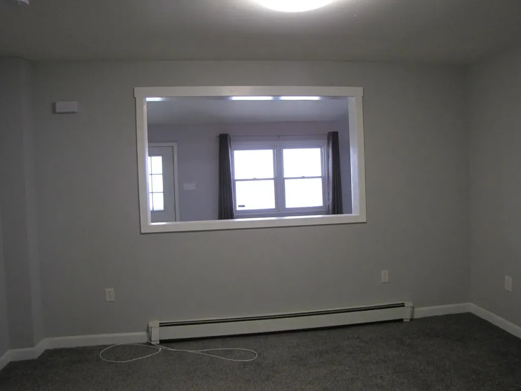 3 Mcilvin Street Manchester NH 03103