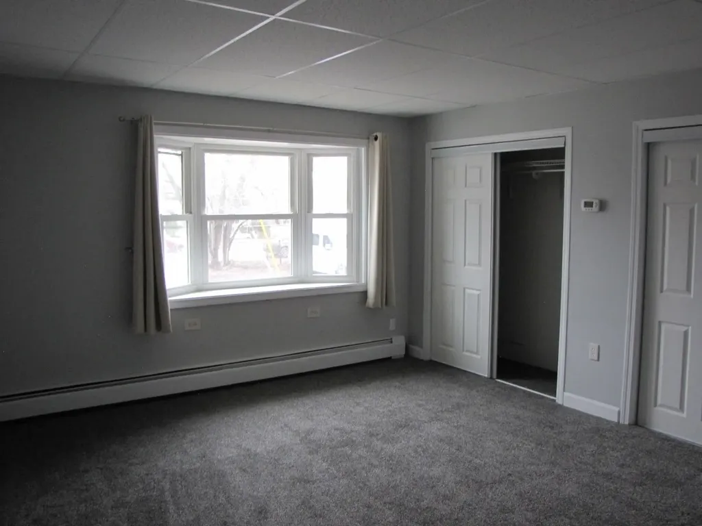 3 Mcilvin Street Manchester NH 03103