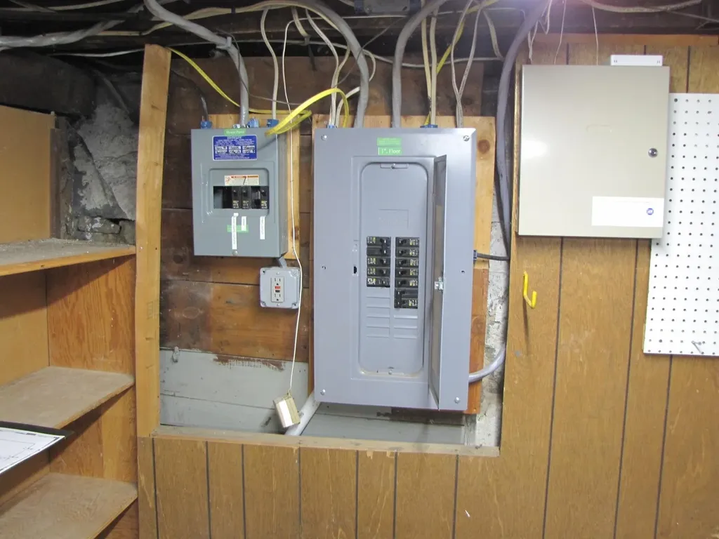 3 Mcilvin Street Manchester NH 03103