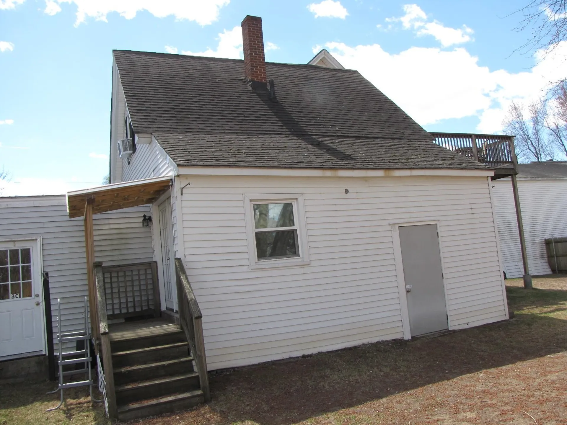 3 Mcilvin Street Manchester NH 03103