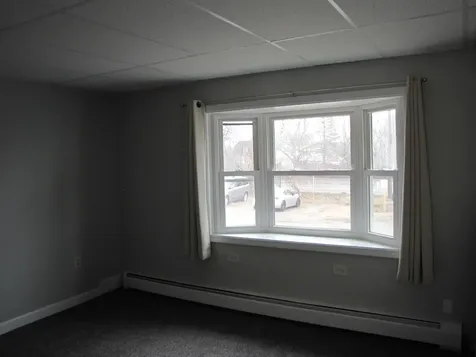 3 Mcilvin Street Manchester NH 03103