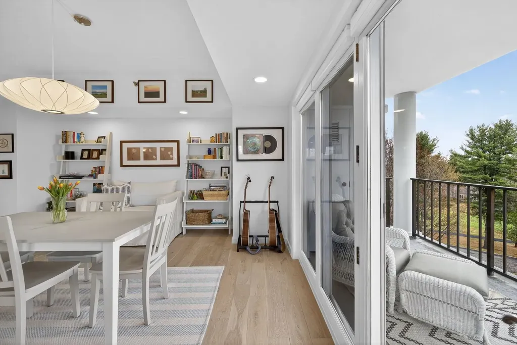 12 Mountain Laurels Drive Nashua NH 03062