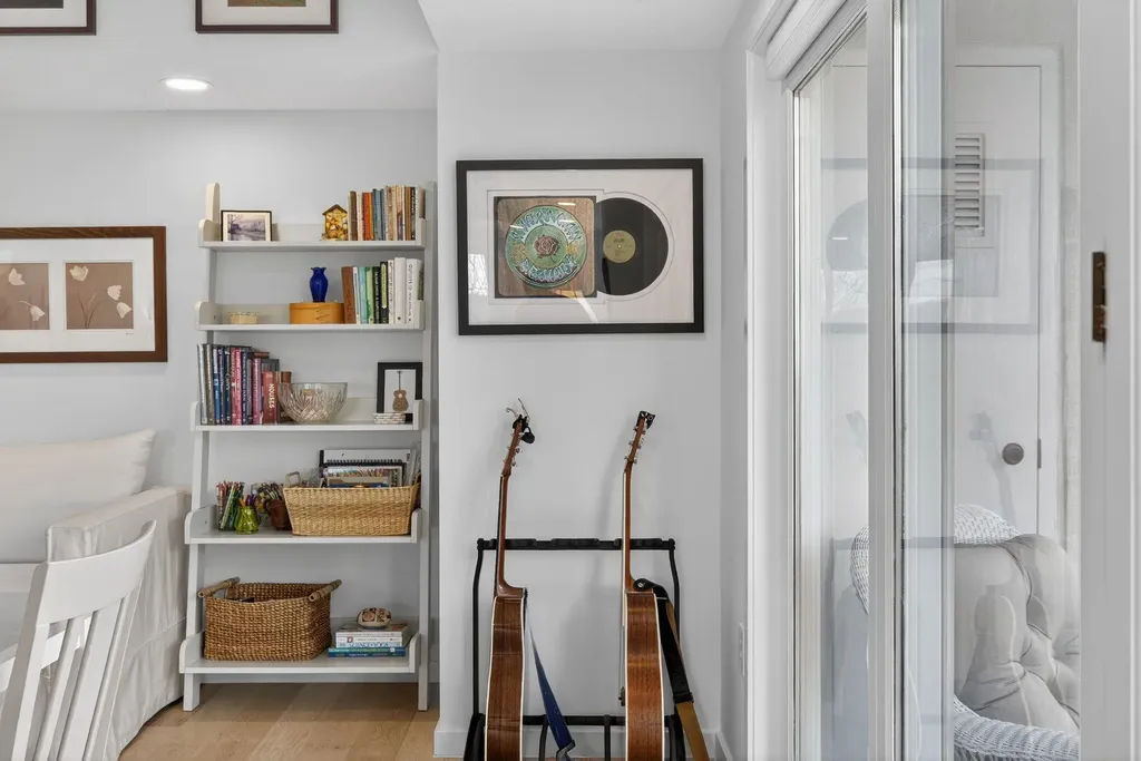 12 Mountain Laurels Drive Nashua NH 03062