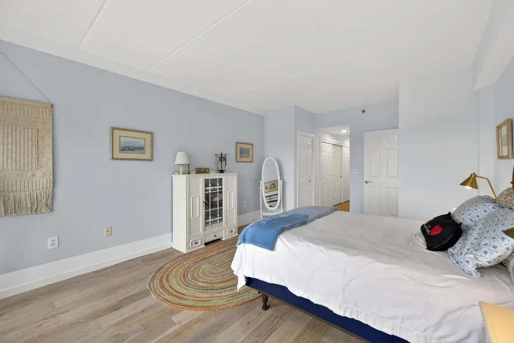 12 Mountain Laurels Drive Nashua NH 03062