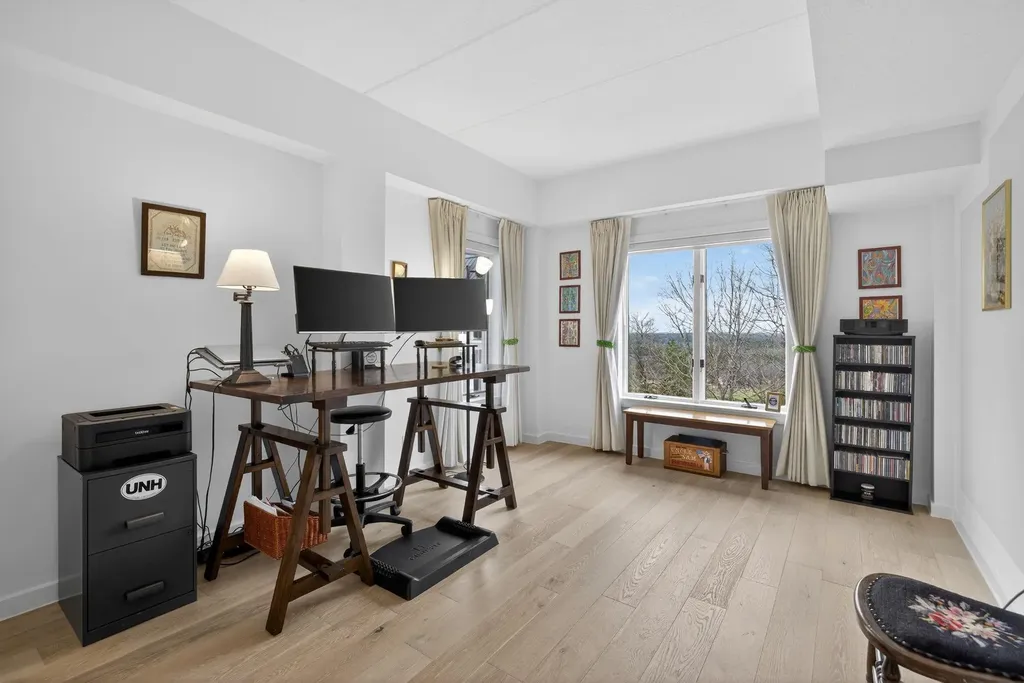 12 Mountain Laurels Drive Nashua NH 03062