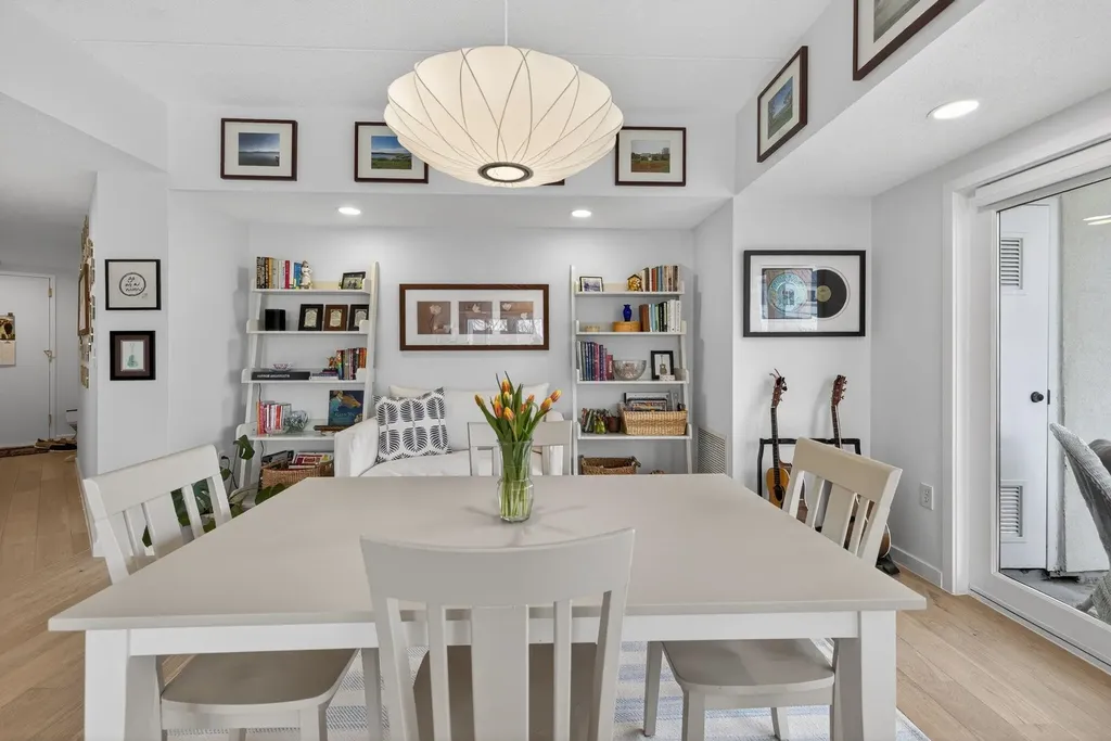 12 Mountain Laurels Drive Nashua NH 03062