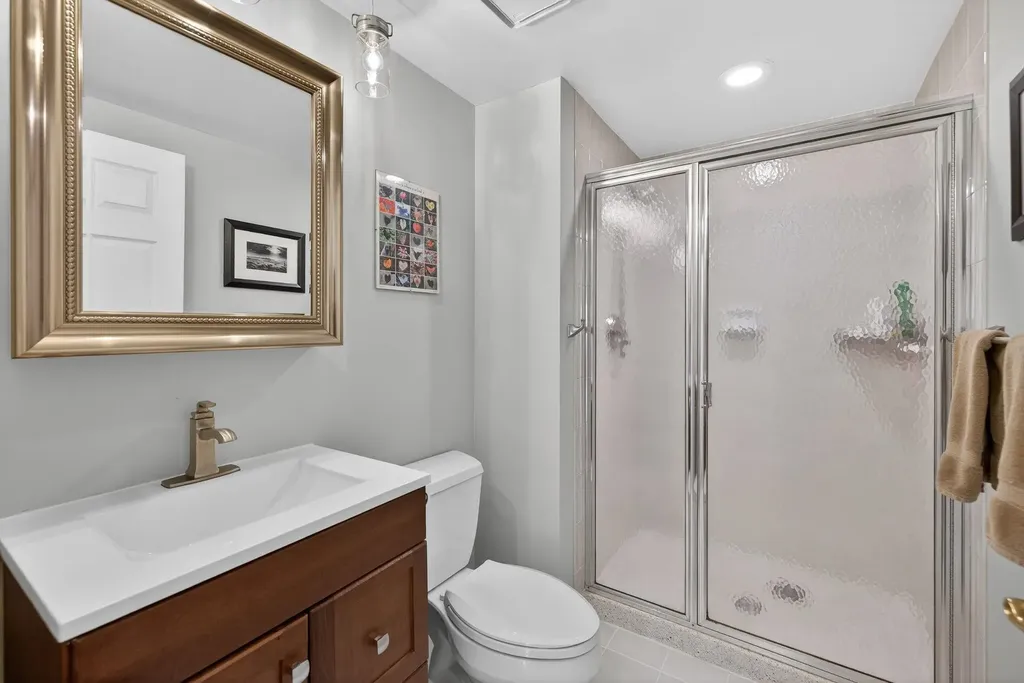 12 Mountain Laurels Drive Nashua NH 03062