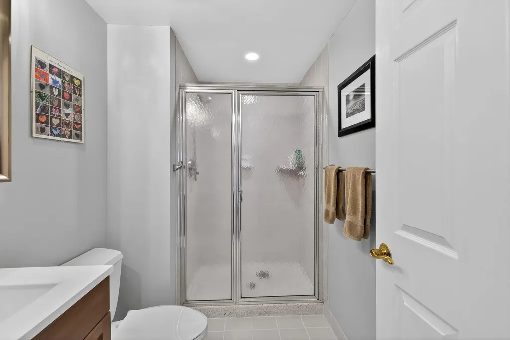 12 Mountain Laurels Drive Nashua NH 03062