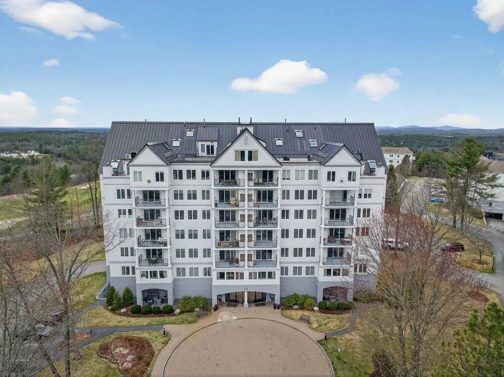 12 Mountain Laurels Drive Nashua NH 03062