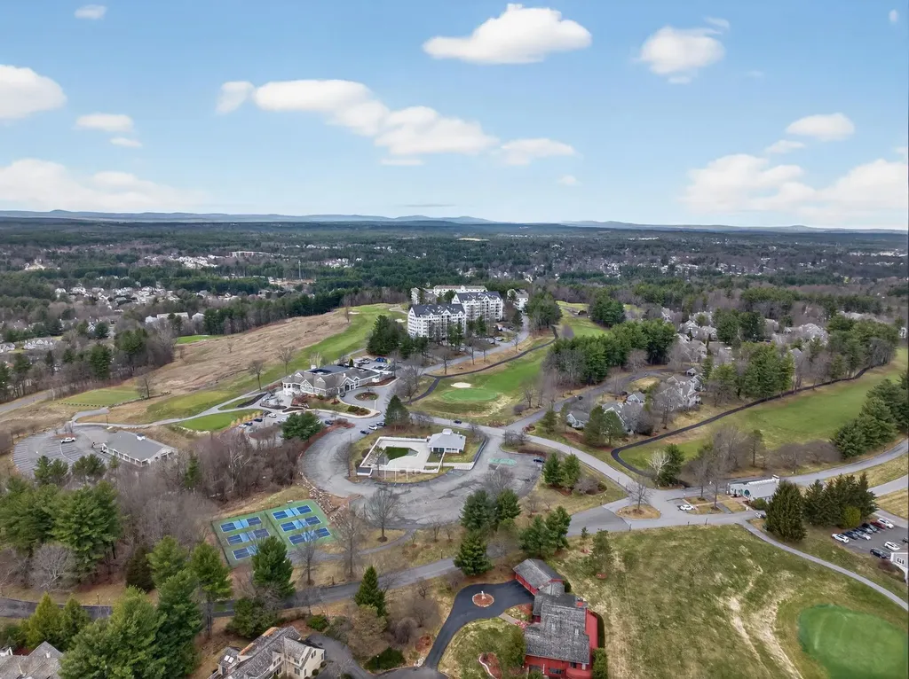 12 Mountain Laurels Drive Nashua NH 03062