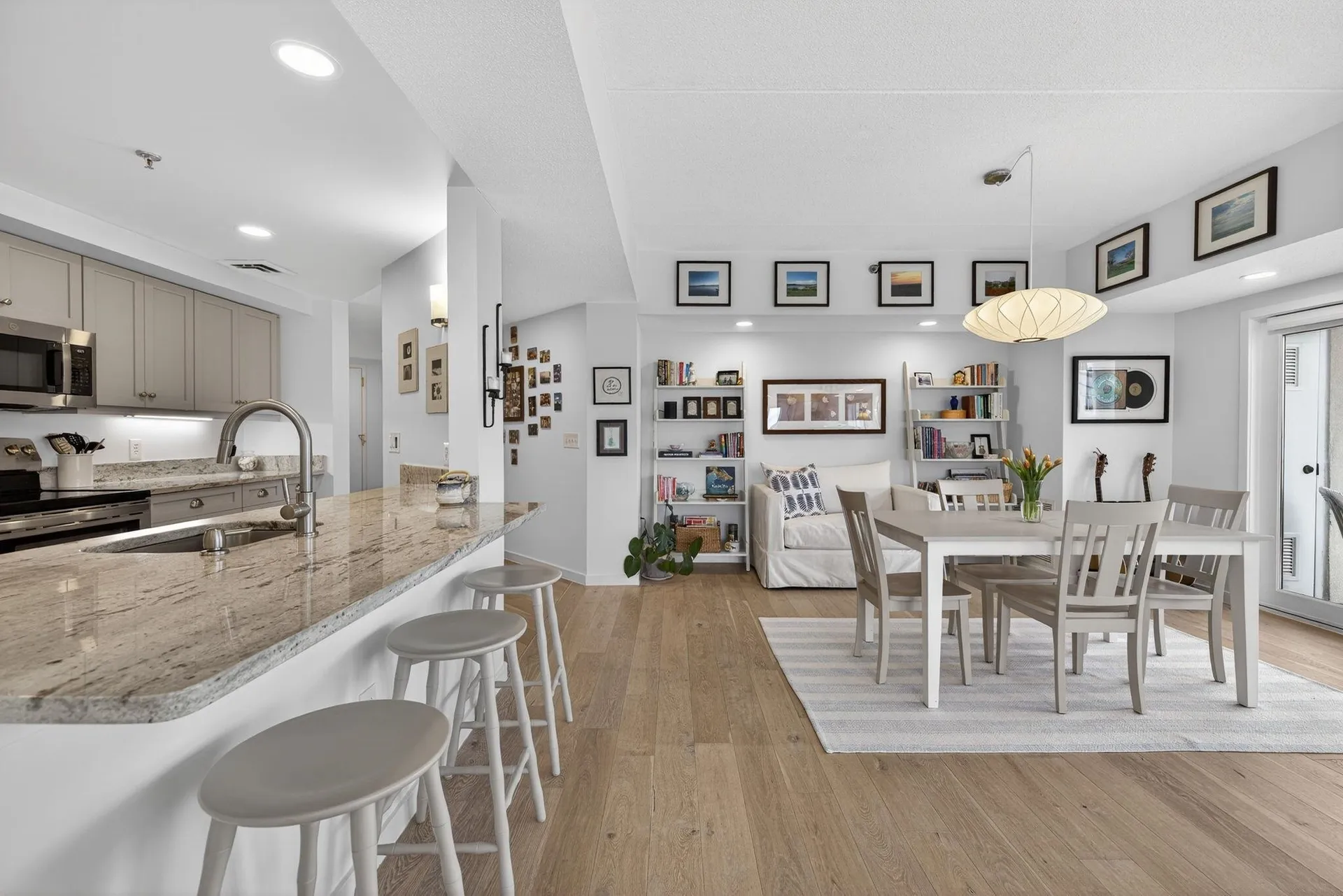 12 Mountain Laurels Drive Nashua NH 03062